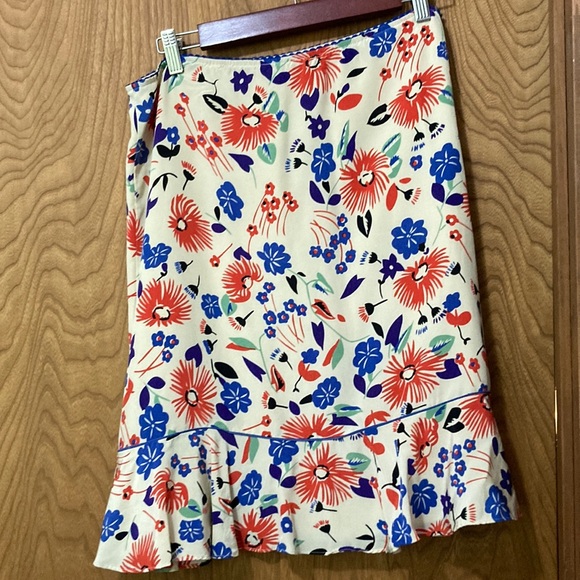 Anthropologie Dresses & Skirts - Anthropologie beautiful silk skirt excellent condition blue, cream, purple